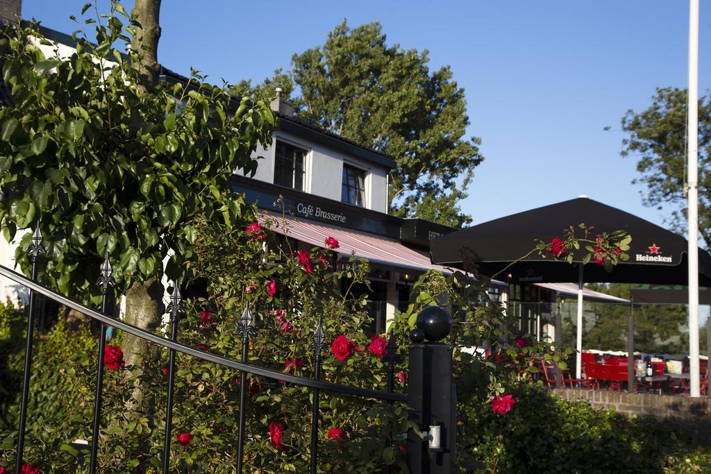 Cafe Brasserie Het Heerenhuis Het Kalf Luaran gambar