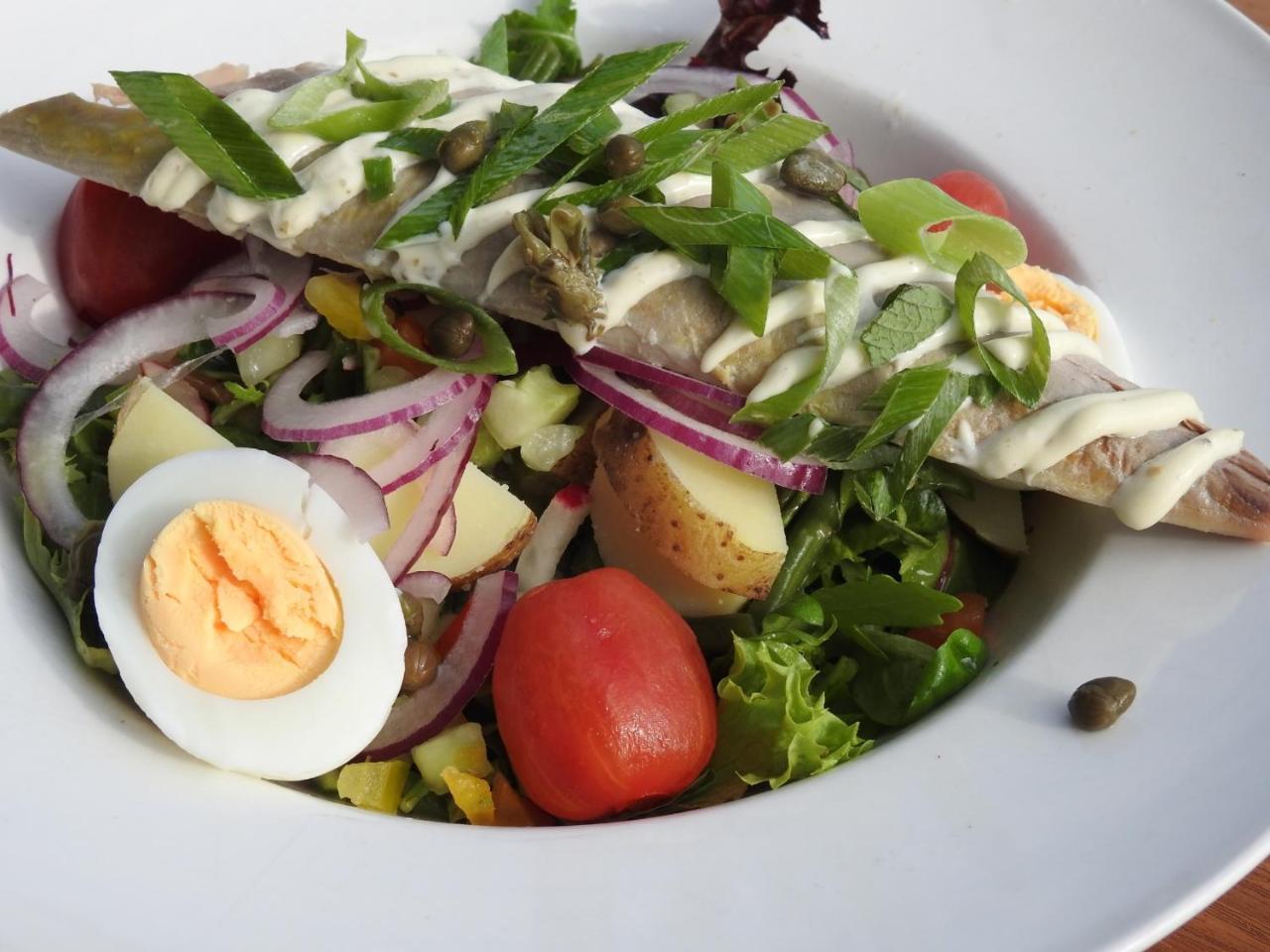 Cafe Brasserie Het Heerenhuis Het Kalf Luaran gambar